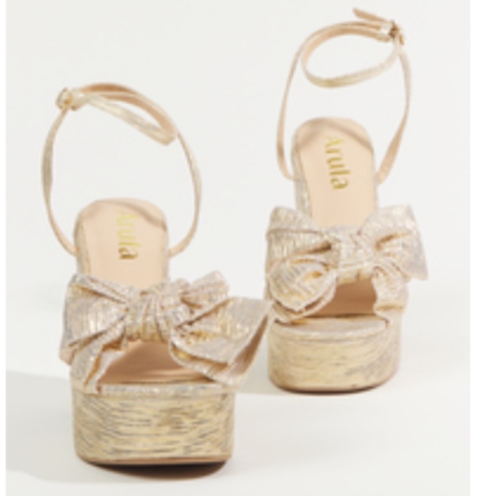 NWT Arula Evie Wide-Width Heels